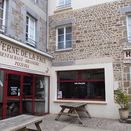 Taverne De La Paix La Ferte-Mace Екстер'єр фото
